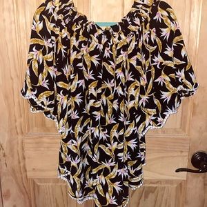 Umgee: size medium blouse : wear On or off shoulder